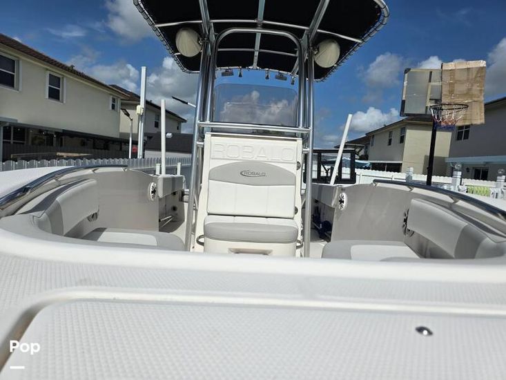 2019 Robalo r 200