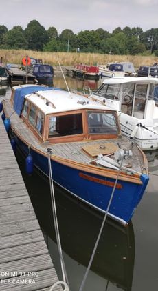 Ex Thames Police Launch