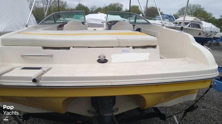 2005 Rinker captiva 212