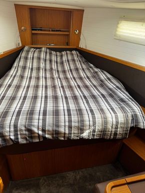 2013 Bavaria Vision 42 12
