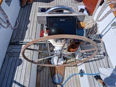 1993 Classic Yacht Robertson 35
