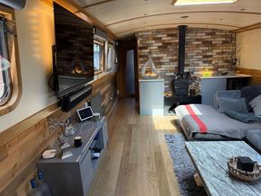 Lounge TV