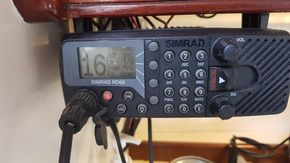 Simrad VHF