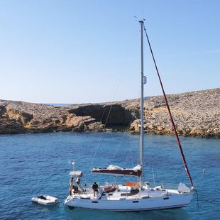 39 ft Beneteau Oceanis 390 - 45HP