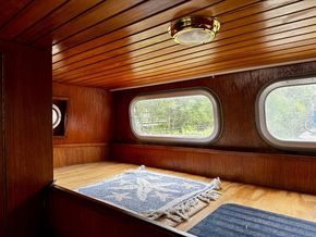 Aft bunk bed