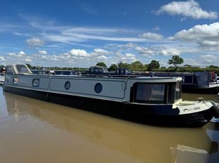 Hygge, Semi-traditional style narrowboat, 2017