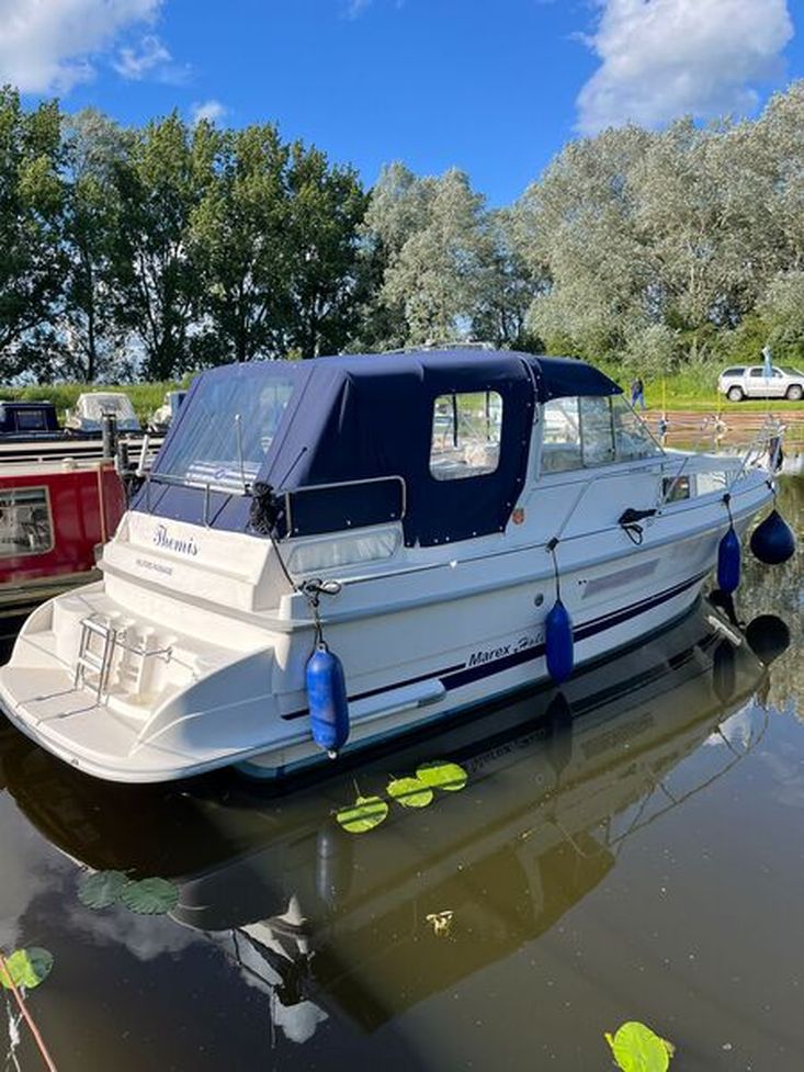1999 Marex 280 Holiday