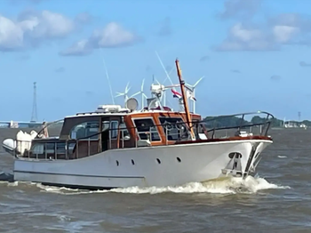 Classic Motor Yacht - Sealion 42