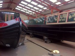 DRY DOCKS AVAILABLE ON COVENTRY CANAL