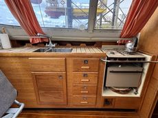 1989 Westerly Riviera 35 Cruising Yacht