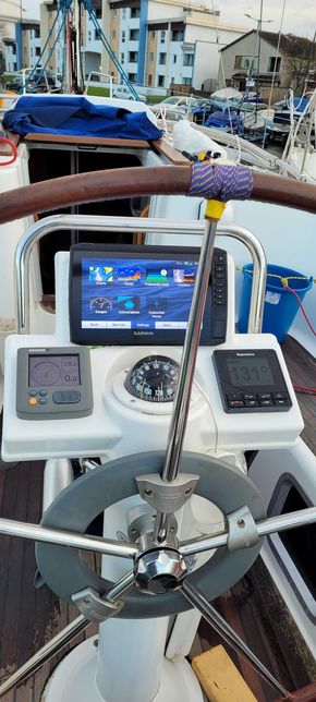 Binnacle with Garmin chartplotter and Raymarine instruments and autohelm
