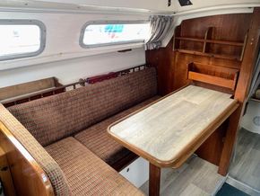 Jaguar 25 Bilge keels - Saloon