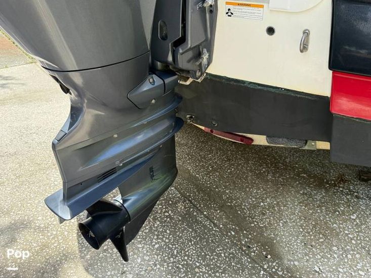 2016 NauticStar 223 DC Sport Deck