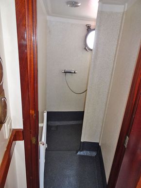 Topzeilschoener, 26 hotelgasten