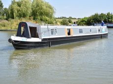 MOONWATER • 57ft 11in, semi-traditional, 2+2 berths