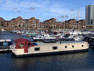 Lovely widebeam with city centre mooring