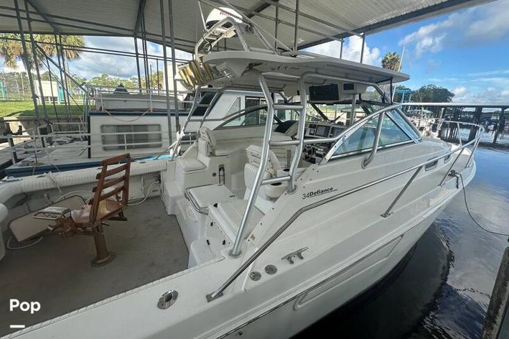 2000 Boston Whaler defiance 39