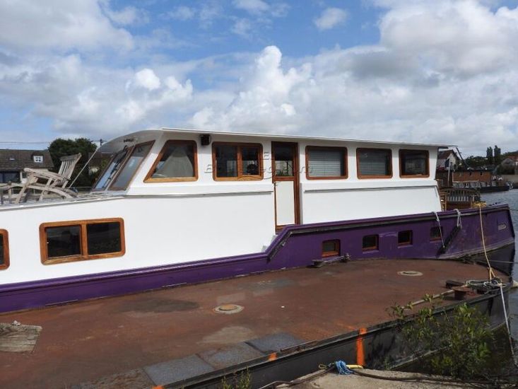 2010 Residential Barge