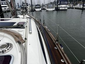 Southerly 38 Lifting keel  - Side Deck