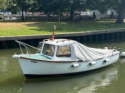 Plymouth Pilot 18