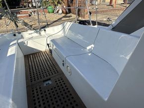 1993 Hunter Legend  Hunter Channel 323 25