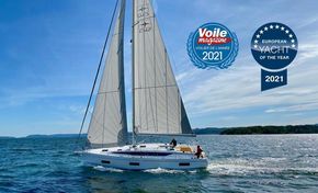 2025 Bavaria C42 11