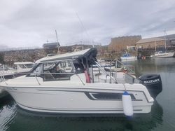 Jeanneau merryfisher 695 year 2021 with very low hours in mint conditi