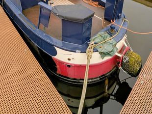 Cheese on Toast,  68ft Cruiser I 2+2 berth project, stove 