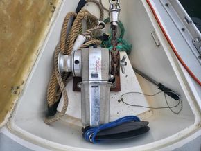 Moody 44  - Windlass