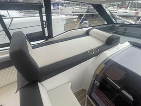 2024 Bavaria SR38HT 8
