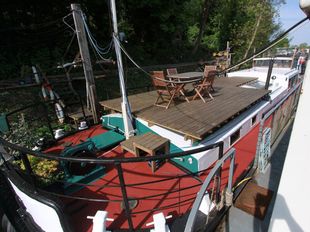 61ft Humber Barge on stunning residential Thames mooring at Ash Island