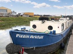 Residential Dutch barge Style Narrowboat