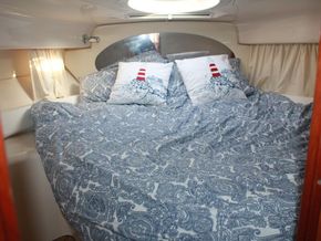Sessa Oyster 35  - Forward Cabin