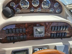 Sea Ray 395 Sundancer  - Cockpit Instruments
