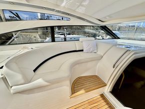 2011 Princess V42 31