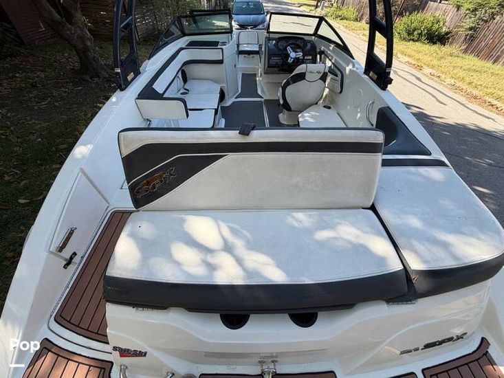 2015 Sea Ray 210 spx