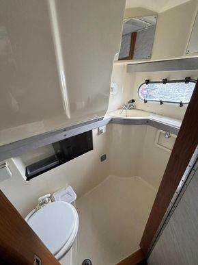 Aft toilet/shower