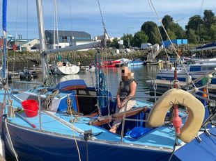 GOLDEN SHAMROCK SAIL BOAT