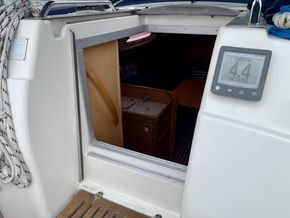 2006 Bavaria 33 Cruiser 6