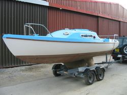 Hunter Motor Yacht