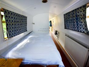 Narrowboat 57ft Cruiser Stern  - Cabin 