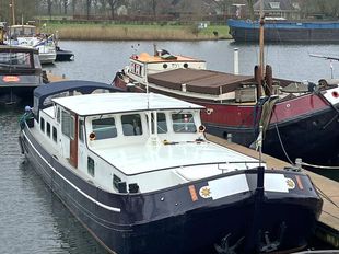 Classic motor vessel – Fully equipped with modern comfort