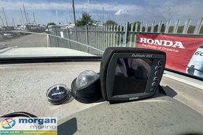 Bayliner 2252 - fish finder
