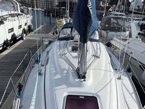 2006 Bavaria Cruiser 30 11