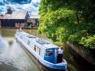 60ft Cruiser Stern Narrowboat 'Frances'