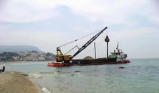 SELF PROPELLED CRANE BARGE