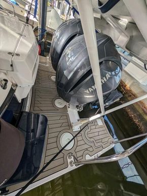 19 Engines Dinghy Lift (2)