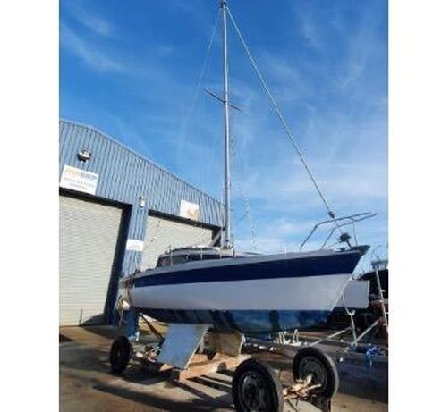 Pegasus 700  23' sailing cruiser 