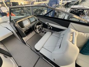 2025 Regal LS6 bowrider 8