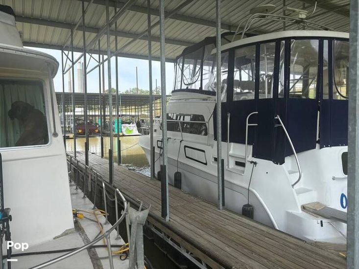 1996 Mainship 37 motor yacht